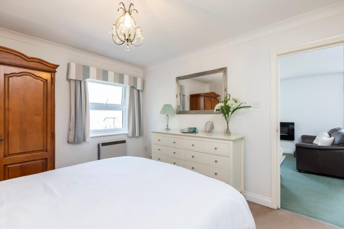Villa Fabulous High Street Townhouse With Stunning Views & Parking At 'Eagles Nest' Falmouth Exterior foto